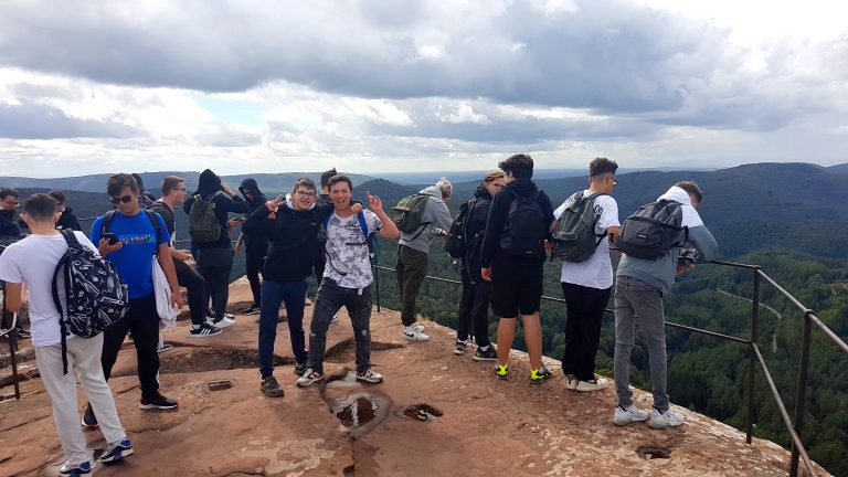 Sortie scolaire d'élèves du lycée des métiers Charles-Philippe Goulden de Bischwiller au chateau de Fleckenstein