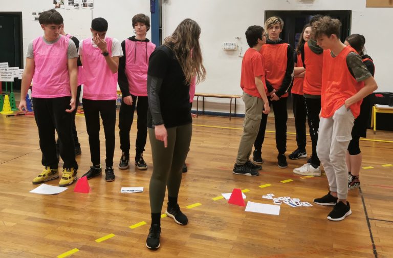 Sensibilisation aux discriminations pour les élèves de 2 MGATL et 2 MTNE.