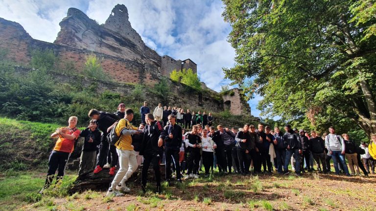 Sortie scolaire d'élèves du lycée des métiers Charles-Philippe Goulden de Bischwiller au chateau de Fleckenstein