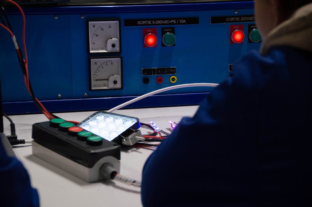 Les élèves de 1MELEC travaillent sur le projet de résidence Pro