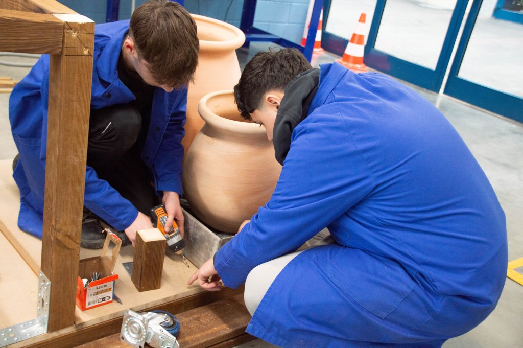 Les élèves de 1MELEC travaillent sur le projet de résidence Pro