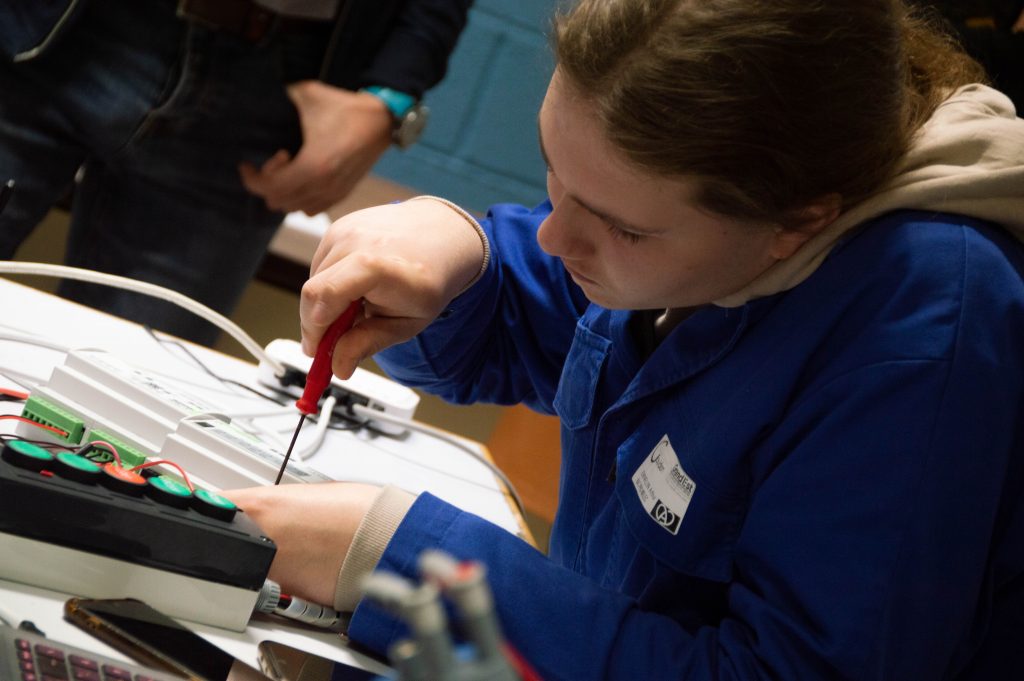 Les élèves de 1MELEC travaillent sur le projet de résidence Pro